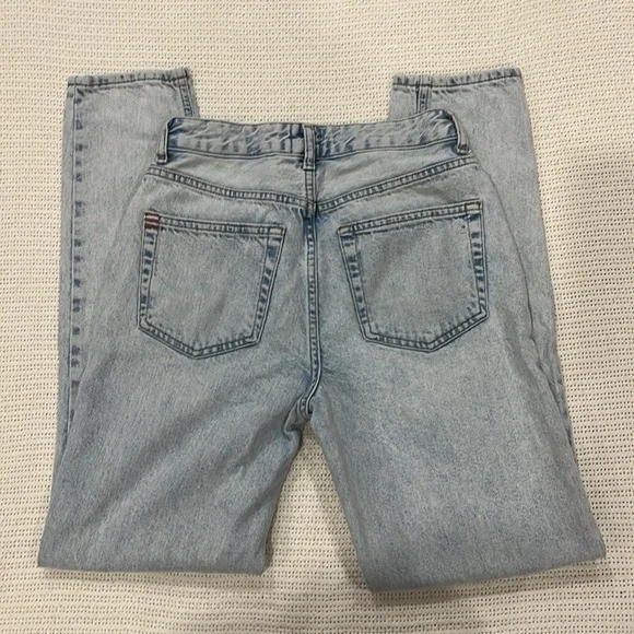 BDG Light/Acid Wash High Rise Mom Jeans - Picture 5 of 5